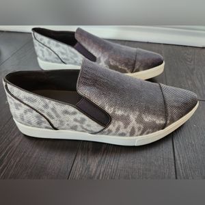 VINCE loafers